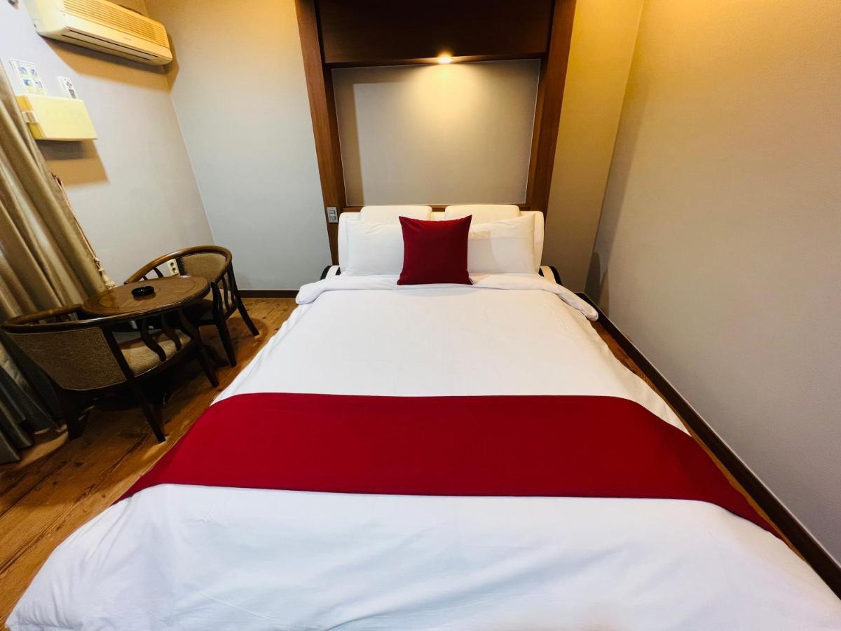Sweet Hotel Чеджу Екстериор снимка
