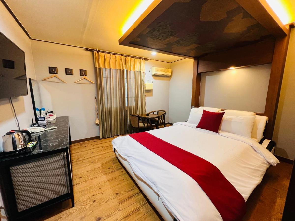 Sweet Hotel Чеджу Екстериор снимка