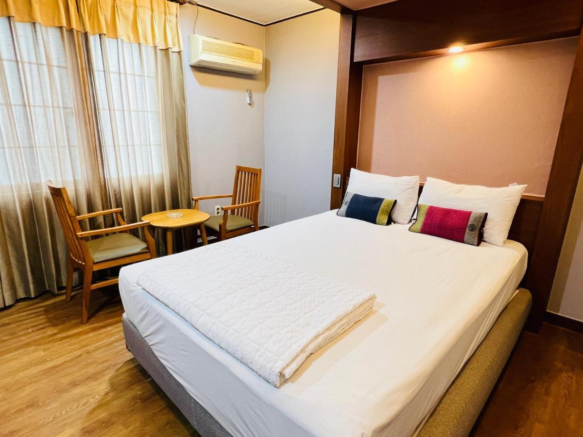 Sweet Hotel Чеджу Екстериор снимка