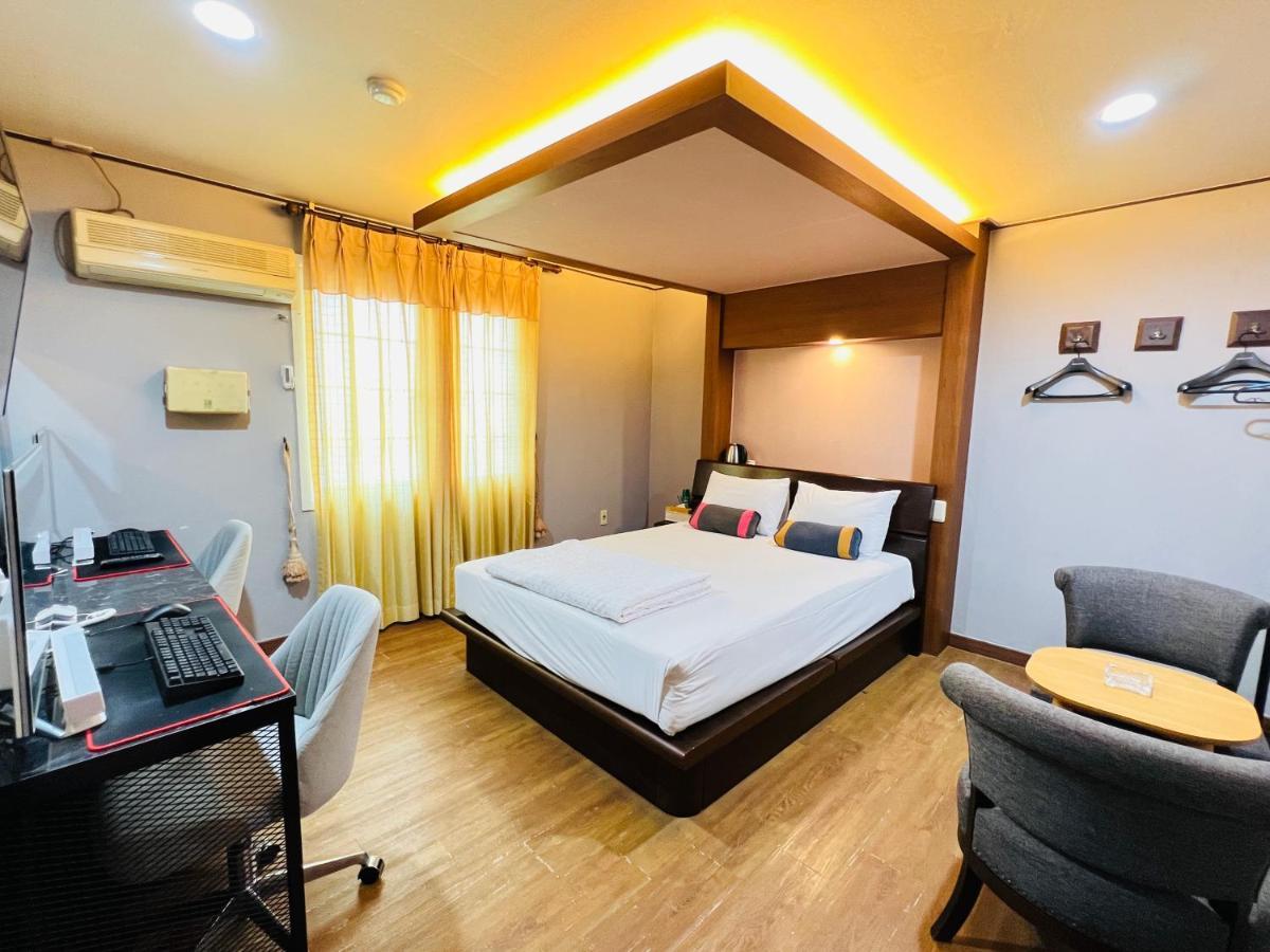 Sweet Hotel Чеджу Екстериор снимка