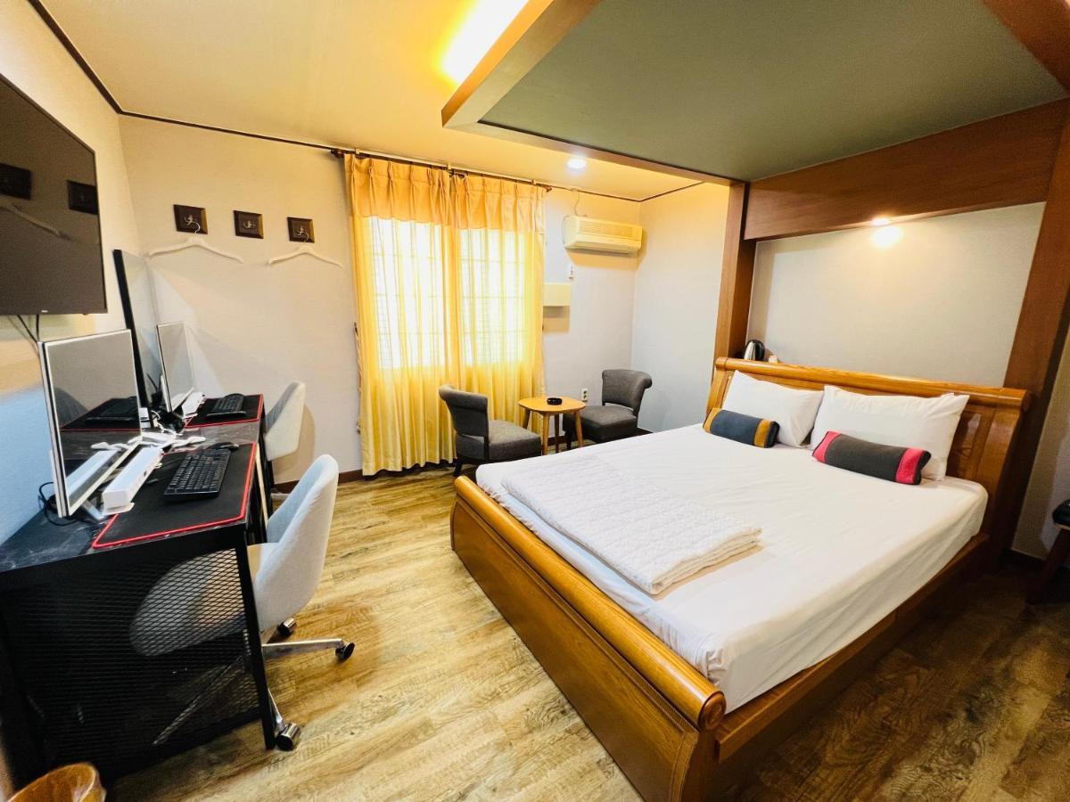 Sweet Hotel Чеджу Екстериор снимка
