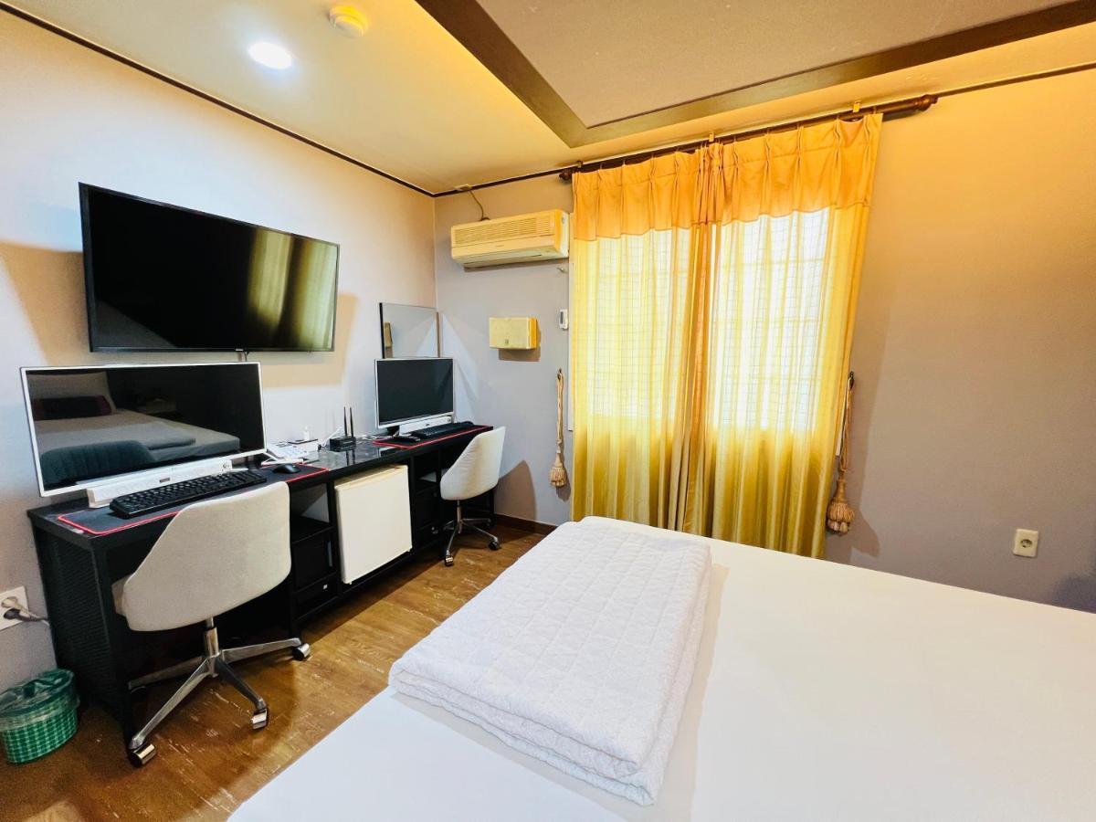 Sweet Hotel Чеджу Екстериор снимка